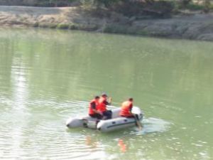 Ieri după-amiază pompierii continuau să caute trupul copilului de 14 ani, înecat la Bursuceni – Vereşti