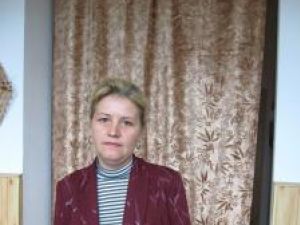 Maria Pleşca, femeia aflată în fruntea localităţii, cu soţ poliţist, a fost atacată în propria casă