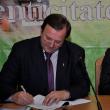 Gheorghe Flutur şi Elena Udrea au semnat contractul de finanţare a proiectului de reabilitare a Cetăţii de Scaun din Suceava