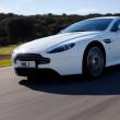 Aston Martin vine cu noi detalii estetice pe V8 Vantage