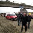 Gheorghe Flutur a inspectat, ieri, lucrările de reabilitare a podului de peste râul Suceava care face legătura între comunele Vereşti şi Udeşti