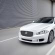 Jaguar oferă tracțiune integrală pentru două modele