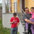 Simion Tomescu, alături de copiii săi, Adrian si Cristina
