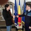 Polițistul care a găsit portmoneul și tânărul care l-a pierdut