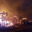 Incendiul izbucnit în toiul nopţii a făcut pagube mari în gospodăria din Zamostea