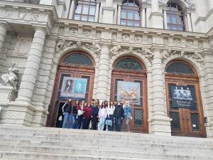 15 elevi de la Colegiul „Mihai Eminescu” au vizitat Budapesta şi Viena printr-un proiect european