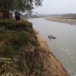 Mașina răsturnată în râul Suceava