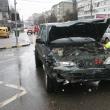 Autoturismul de teren a intrat în plin în taximetrul care vira spre stânga în intersecție