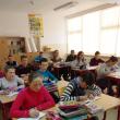 Elevii se reîntorc în bănci