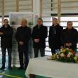 Primarul din Dărmănești, Dănuț Chidoveț, și președintele CJ Suceava, Gheorghe Flutur, au inaugurat noua sală de sport construită la școala din Măriței