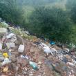 Primăria Verești, amendată pentru deșeurile auto și menajere din spatele caselor de la Hancea