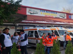 Personalul de la Ambulanța Suceava protestează în fața sediului față de noua lege a pensiilor