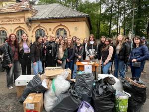 Peste 2000 de kg de deșeuri, adunate și reciclate de elevii de la Colegiul „Hurmuzachi”