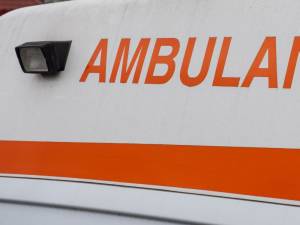 Trei răniți la spital după un accident între o bicicletă și o motocicletă