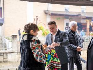 Șoldan la Festivalul „Flori de Mai” din Iaslovăț: „Acest eveniment aduce împreună oamenii și bucuria de a fi parte dintr-un județ în care tradițiile sunt încă vii”