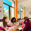 Aproape 200 de adulți și copii din Poiana Stampei au fost consultați și investigați gratuit de Caravana cu medici