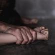 Doi indivizi, arestați după ce au sechestrat și violat o tânără de 20 de ani