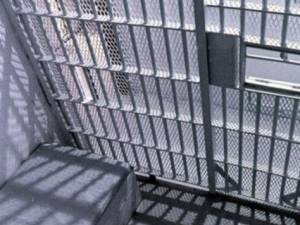 În urma acțiunii de luni, femeia a fost reținută în arest, pentru 24 de ore
