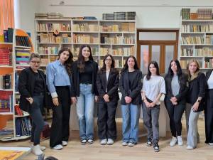 Opt distincții, dintre care cinci premii I, obținute de Colegiul „Hurmuzachi” la concursul național “CDIdei în cărți”