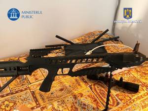 Polițiștii au ridicat de la suceveni 30 de arme achiziționate ilegal, de pe piața neagră