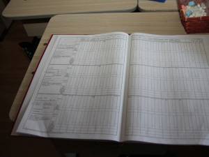 O profesoară din Dărmănești ar fi depus acte false în baza cărora a obținut gradație de merit