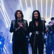 Portul tradițional românesc, reinterpretat elegant de o tânără creatoare de modă din Suceava