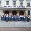 Grefierii din Palatul de Justiție Suceava au declanșat marți un protest spontan și au oprit activitatea