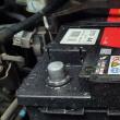 Au reapărut hoții de casetofoane auto și baterii de mașini