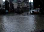 O ploaie torenţială a provocat mai multe inundaţii în municipiul Vatra Dornei