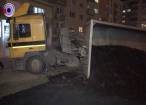 Un autotren condus de un şofer beat s-a răsturnat pe artera principală a Sucevei