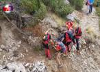 Turist rănit în Călimani, coborât de pe munte de salvamontiști
