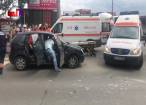 Accident în intersecţie, pe Calea Unirii, după ce un şofer a forţat semaforul